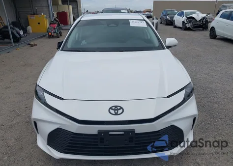 2025 Toyota Camry Le z USA, uszkodzony, nr VIN 4T1DAACK2SU568579